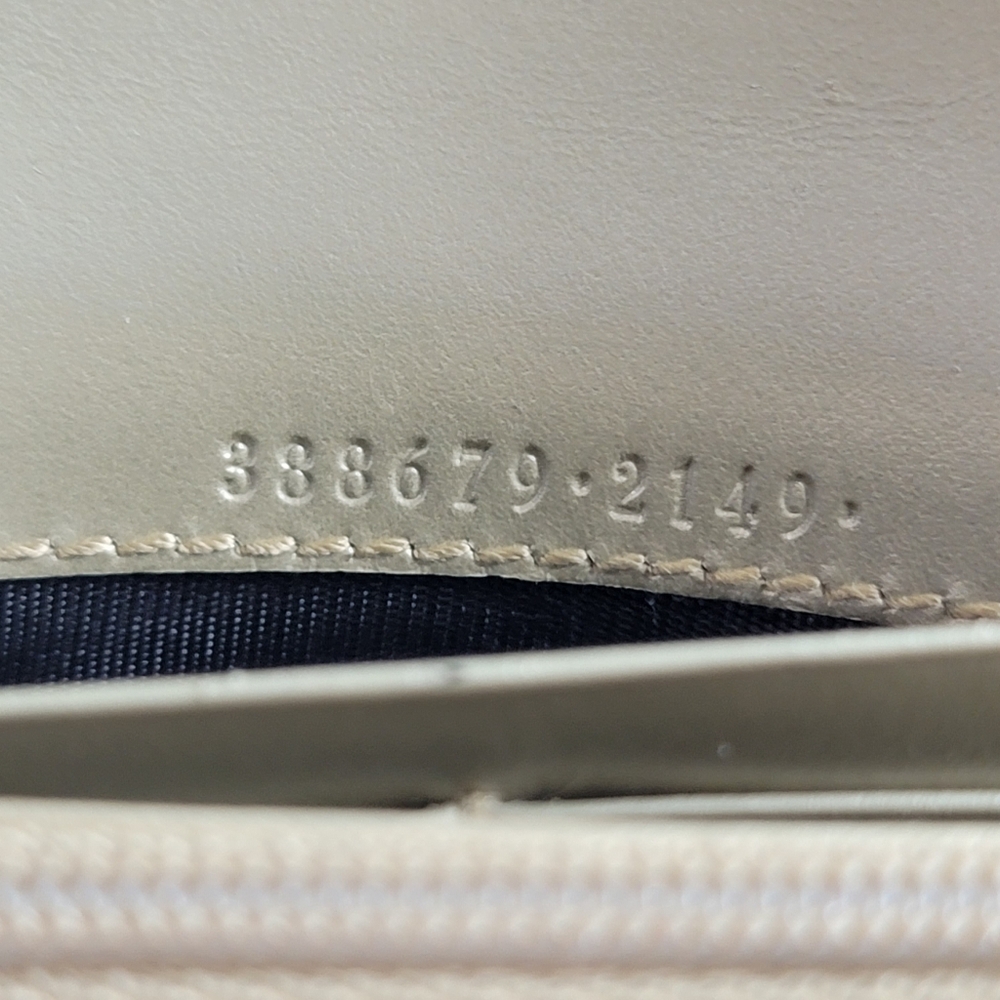 GUCCI Ssima GG Logo Ribbon Leather Long Wallet.   EUC - Picture 3 of 10